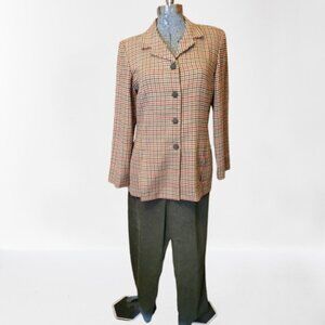 Leslie Fay 2 piece pant/long jacket suit, Size 16, Detailing